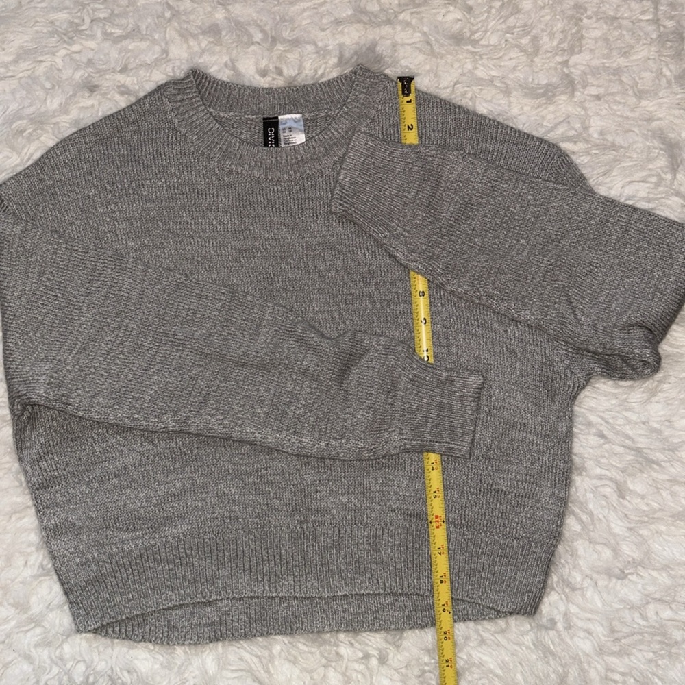 H&M Divided Women’s Cropped Hi-Lo Grey Crewneck Sweater | Size: XS - Picture 6 of 15
